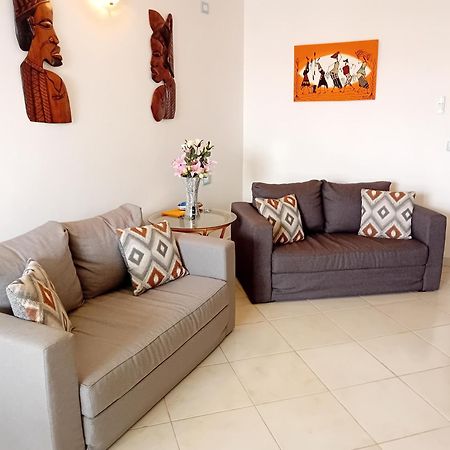Adult Only Beachfront 2 Bedroom Apartment Santa Maria Airport Pick Up, Aircon, Unlimited Wifi Ideal For Remote Working And Long Stay מראה חיצוני תמונה